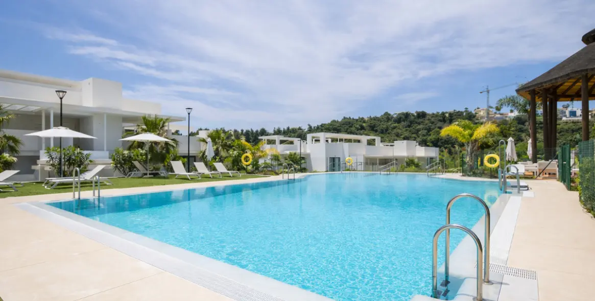 Long-term rent of middle floor apartment in Benahavís 4
