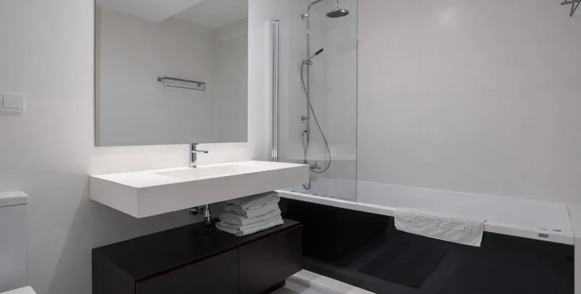 Long-term rent of middle floor apartment in Benahavís 10