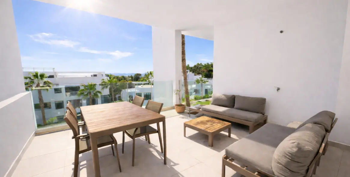 Long-term rent of middle floor apartment in Benahavís 14