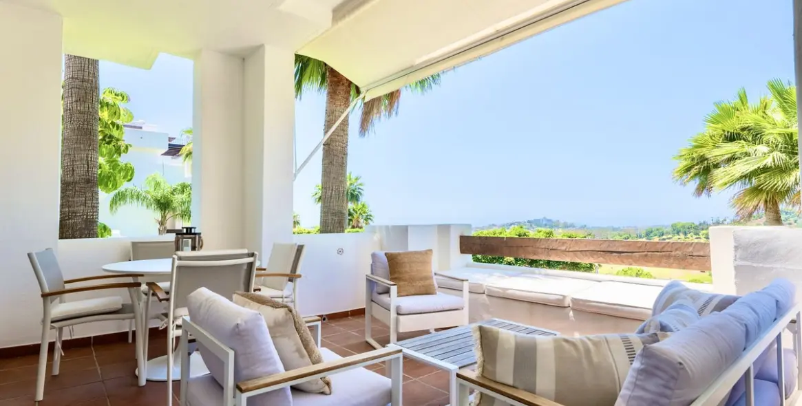 Long-term rent of middle floor apartment in Benahavís 3