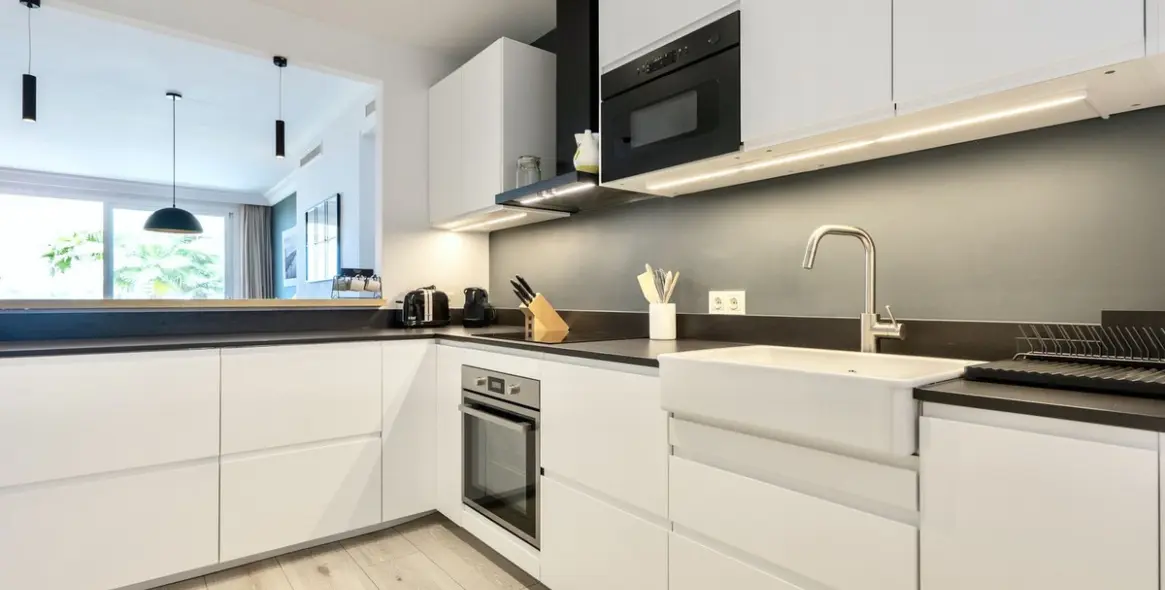 Long-term rent of middle floor apartment in Benahavís 8