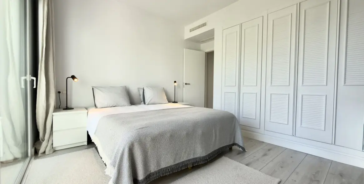 Long-term rent of middle floor apartment in Benahavís 10