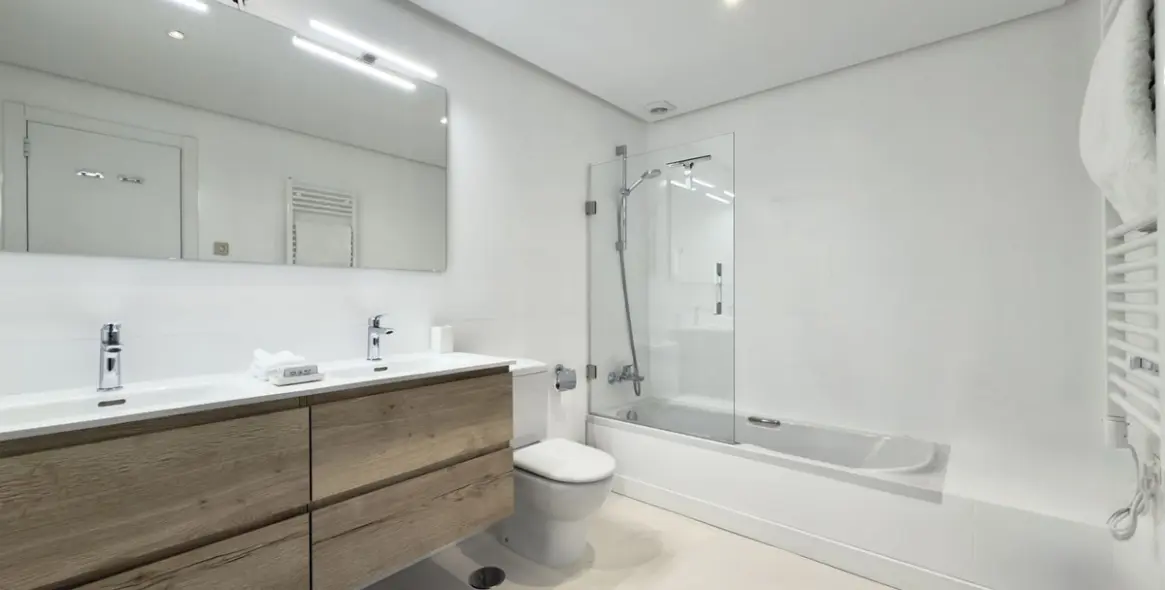 Long-term rent of middle floor apartment in Benahavís 14