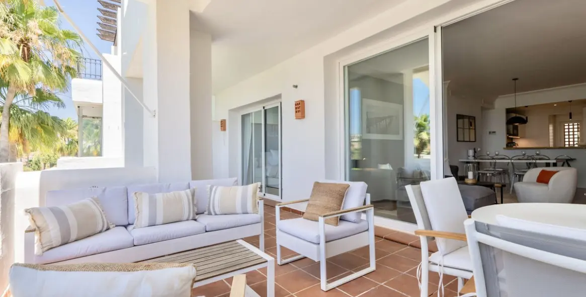Long-term rent of middle floor apartment in Benahavís 19