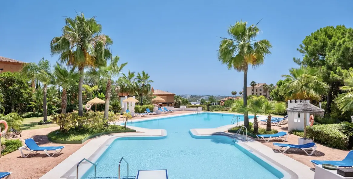 Long-term rent of middle floor apartment in Benahavís 33