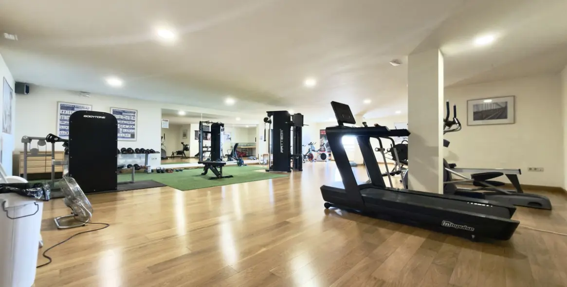Long-term rent of middle floor apartment in Benahavís 37