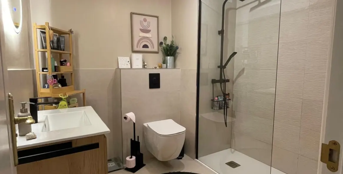 Alquiler a largo plazo de apartamento en planta media en Reserva de Marbella 8