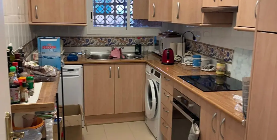 Alquiler a largo plazo de apartamento en planta media en Reserva de Marbella 15