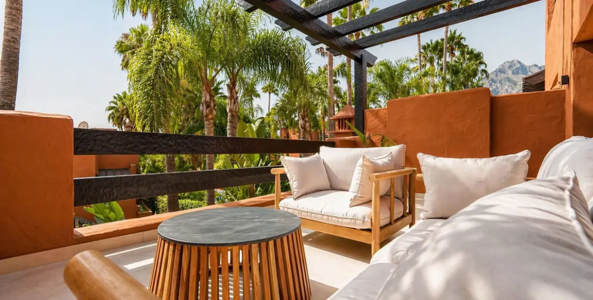 Long-term rent of townhouse in The Golden Mile 1