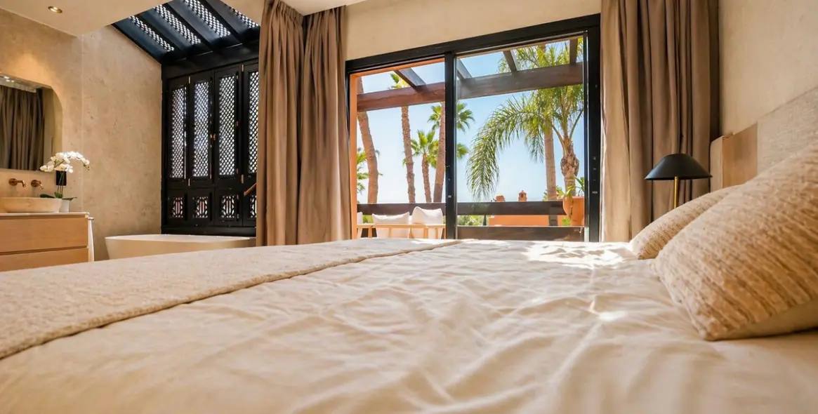 Long-term rent of townhouse in The Golden Mile 10