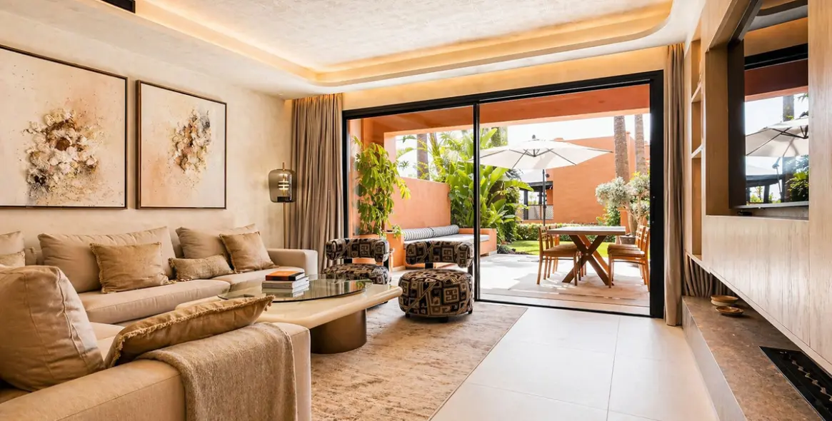Long-term rent of townhouse in The Golden Mile 14