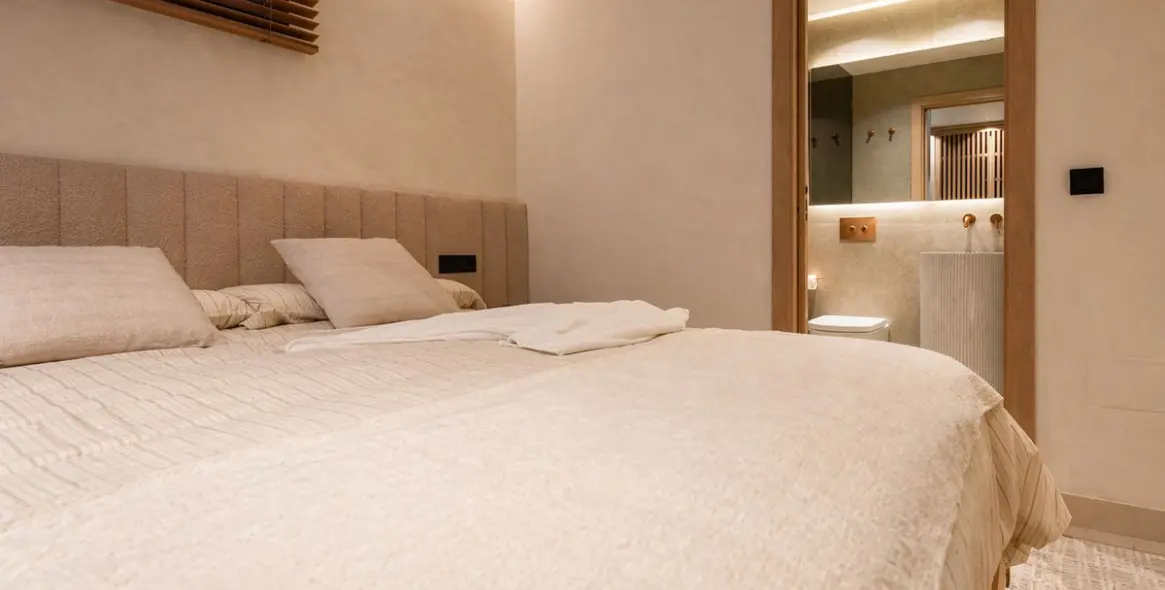 Long-term rent of townhouse in The Golden Mile 15