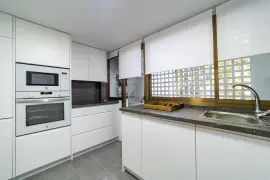 Image 4 thumb