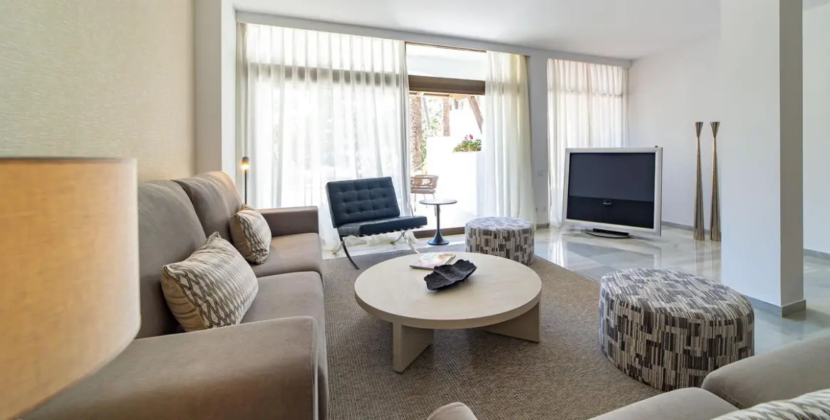 Long-term rent of middle floor apartment in Puerto Banús 5