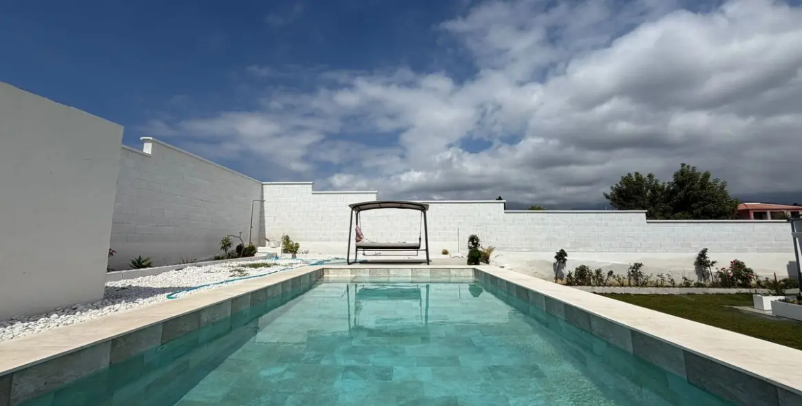 Long-term rent of detached villa in Estepona 1