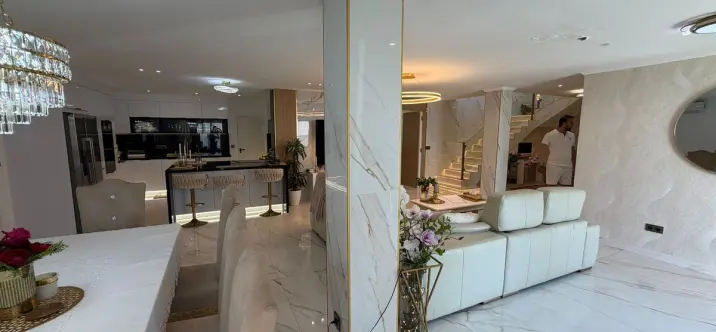 Long-term rent of detached villa in Estepona 1