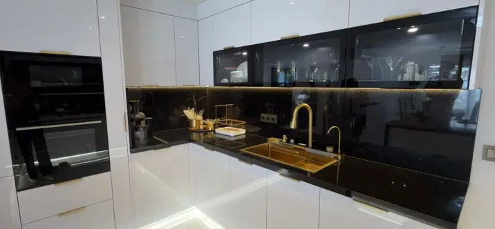 Long-term rent of detached villa in Estepona 3