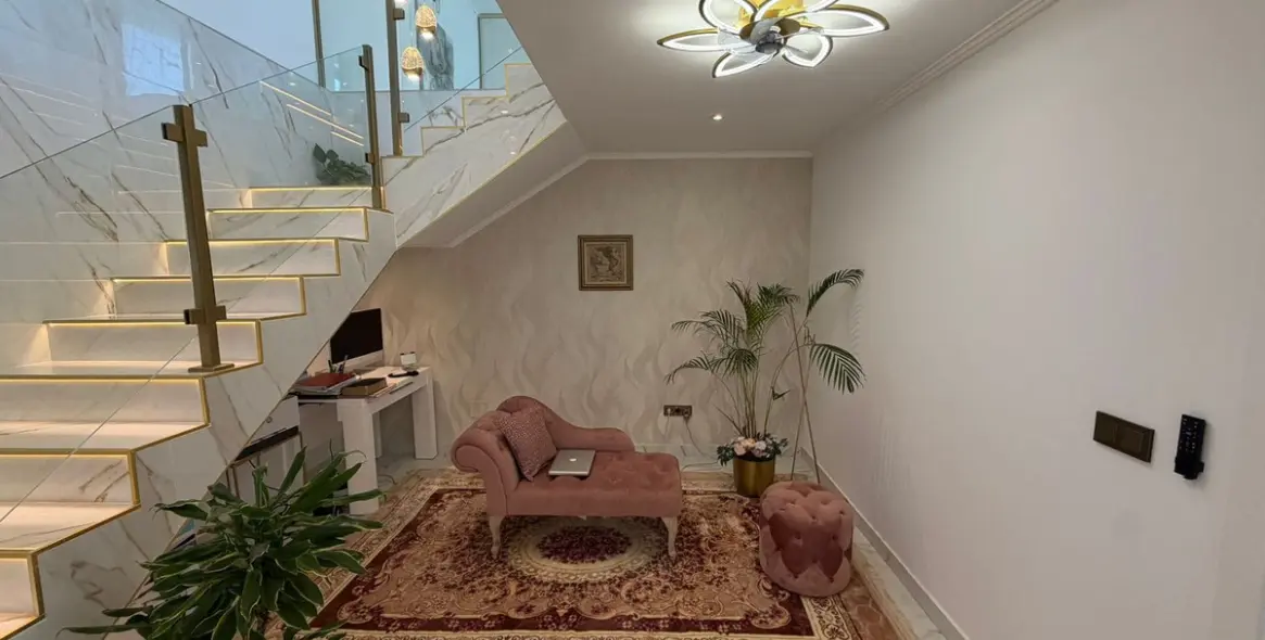 Long-term rent of detached villa in Estepona 10