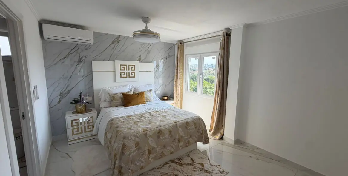 Long-term rent of detached villa in Estepona 12