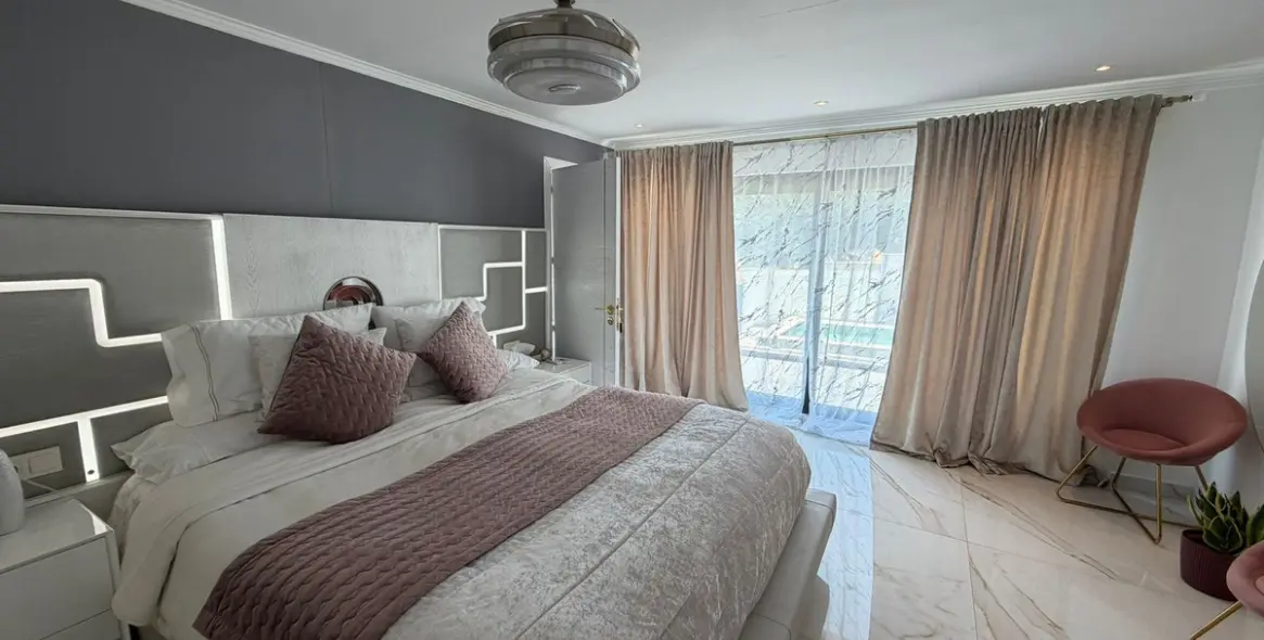 Long-term rent of detached villa in Estepona 15