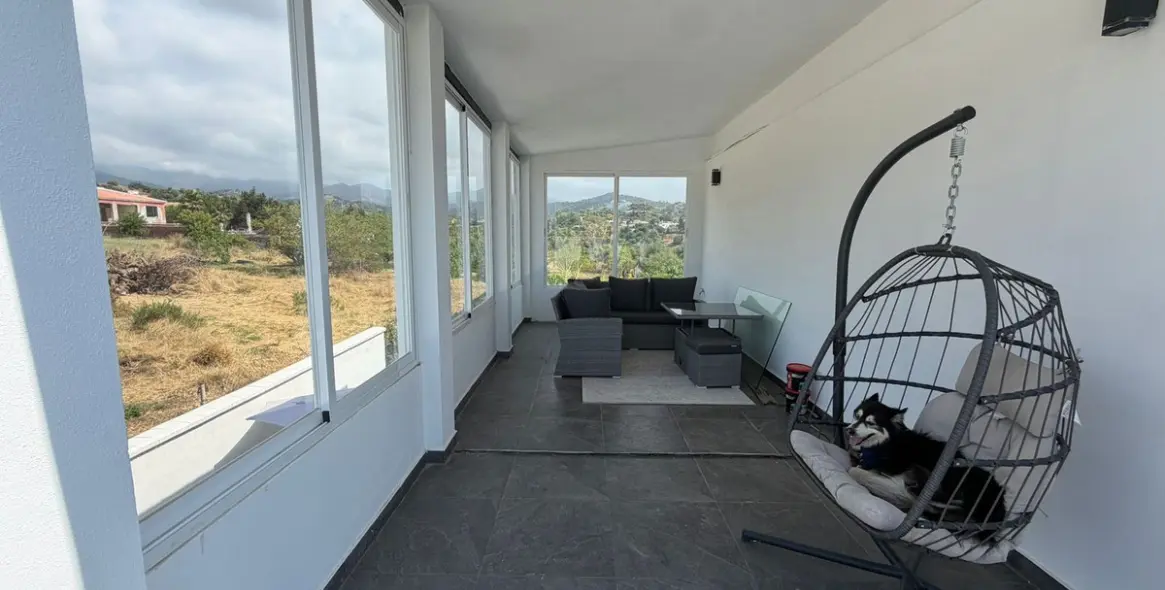 Long-term rent of detached villa in Estepona 18