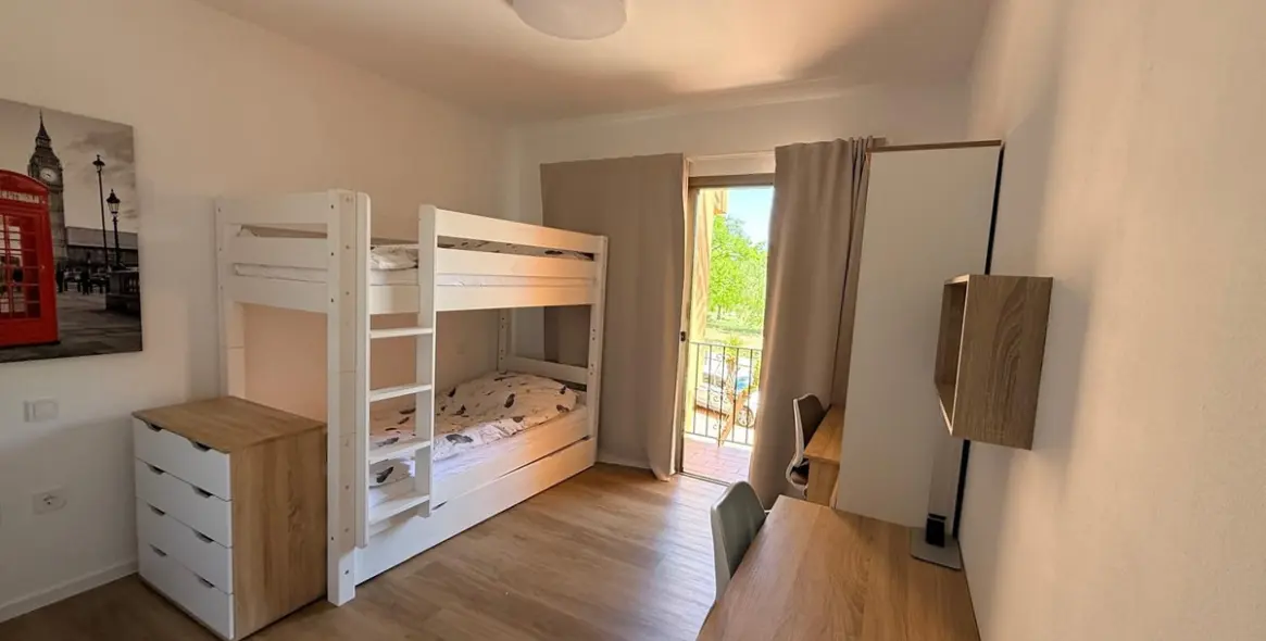 Продажа апартаментов на среднем этаже в Estepona 18