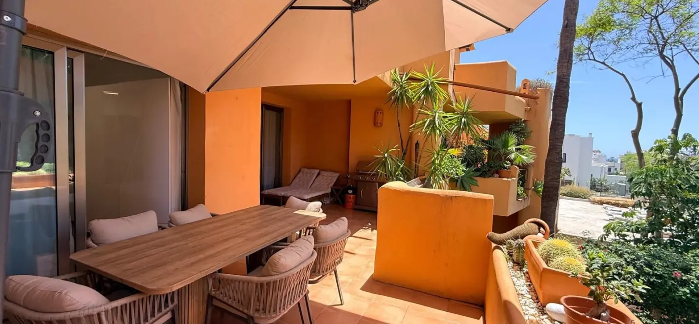Продажа апартаментов на среднем этаже в Estepona 2