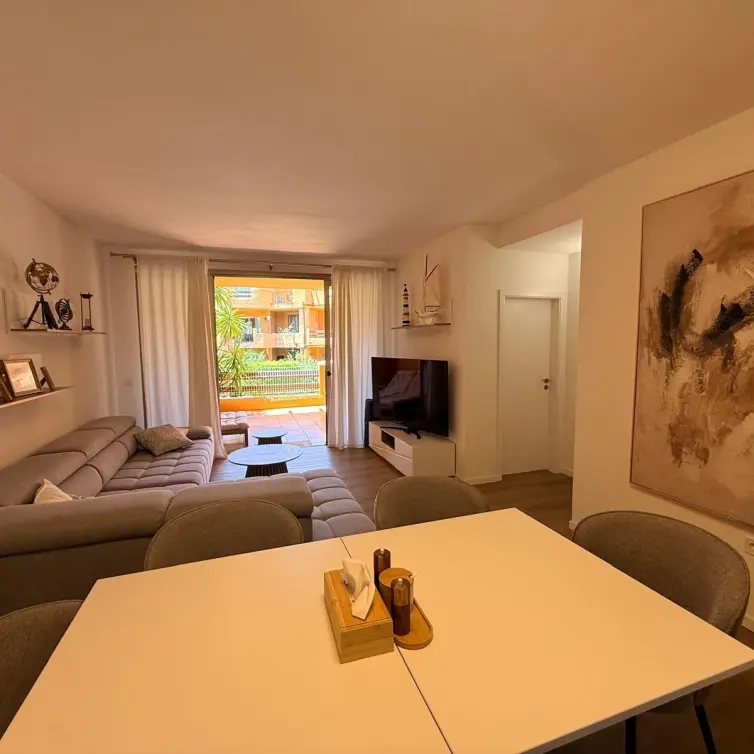 Продажа апартаментов на среднем этаже в Estepona