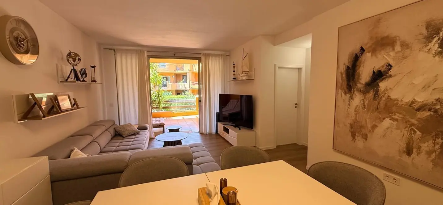 Продажа апартаментов на среднем этаже в Estepona 4