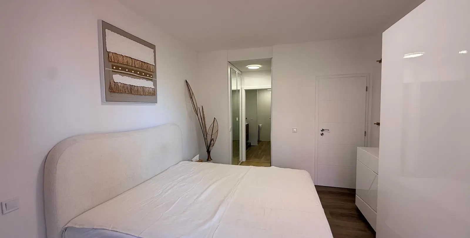 Sale of middle floor apartment in Estepona 14