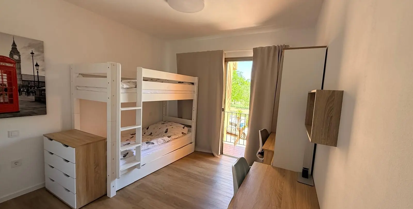 Sale of middle floor apartment in Estepona 17
