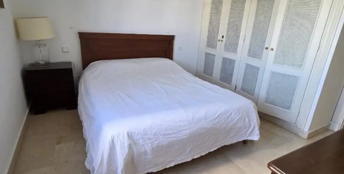 Sale of penthouse in Nueva Andalucía 15