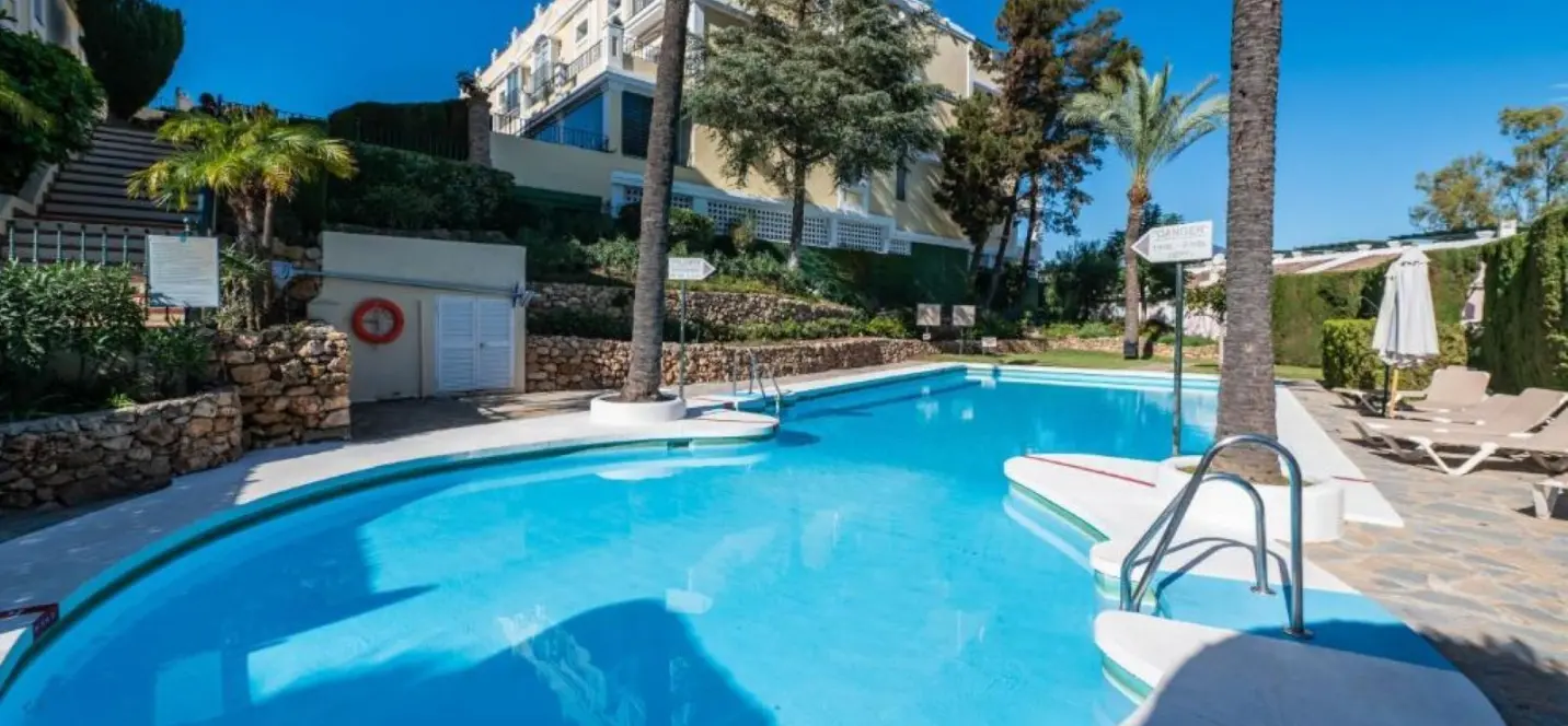 Sale of penthouse in Nueva Andalucía 0