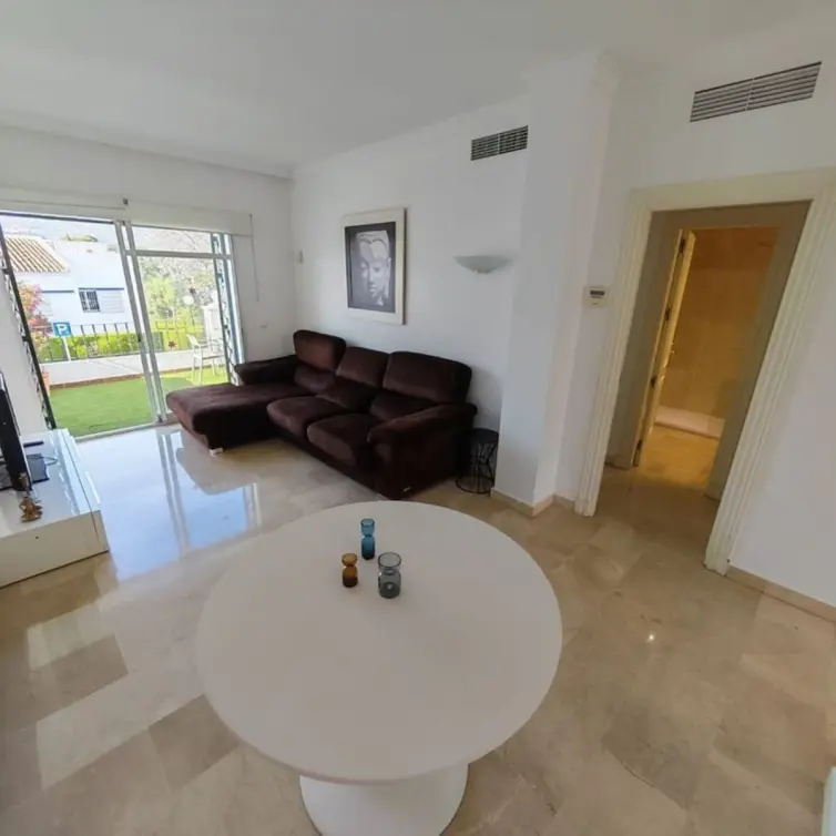 Sale of penthouse in Nueva Andalucía