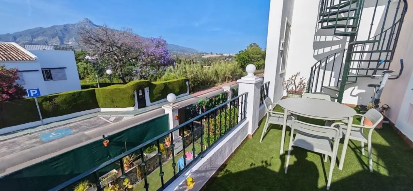 Sale of penthouse in Nueva Andalucía 3