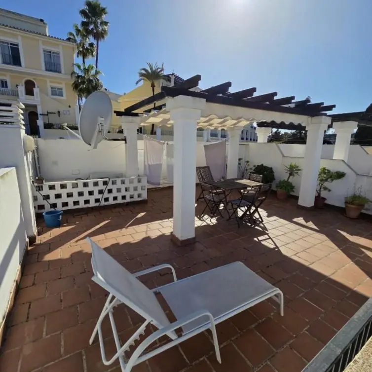 Sale of penthouse in Nueva Andalucía