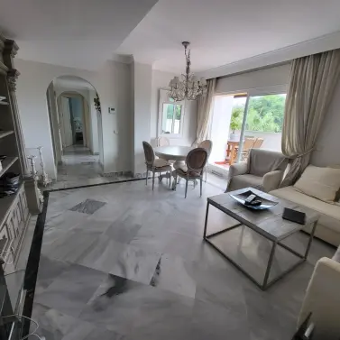 Sale of penthouse in Nueva Andalucía