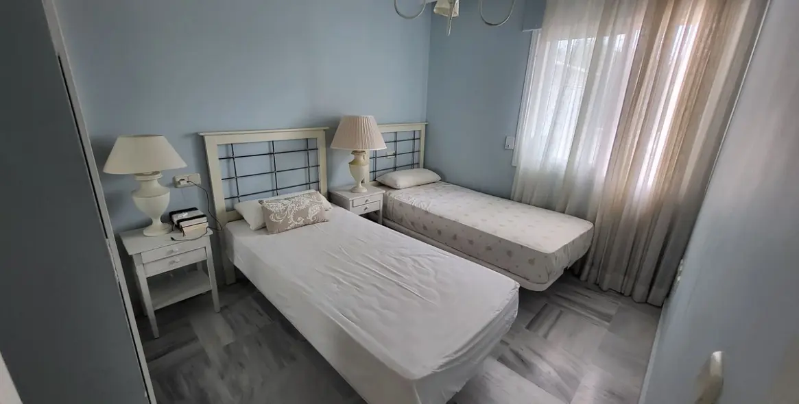 Sale of penthouse in Nueva Andalucía 9