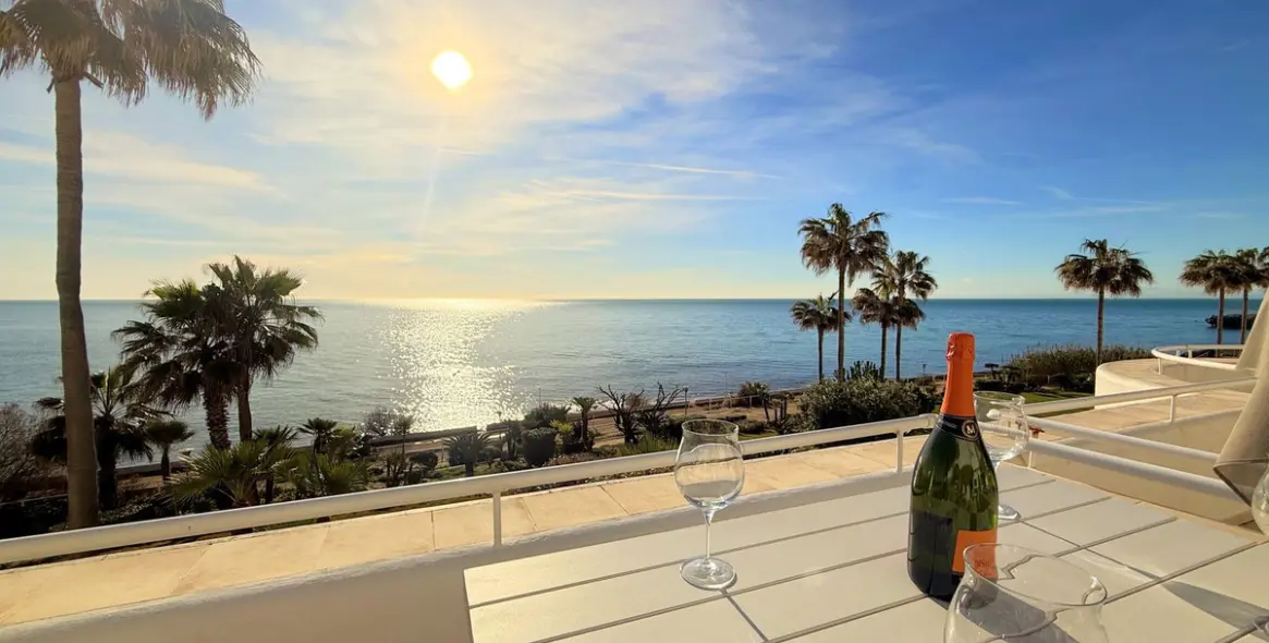 Продажа апартаментов на первом этаже в Estepona 2
