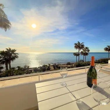Продажа апартаментов на первом этаже в Estepona
