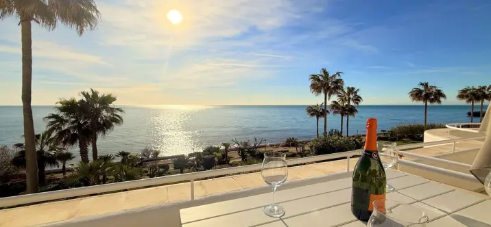 Продажа апартаментов на первом этаже в Estepona 1