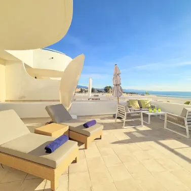 Продажа апартаментов на первом этаже в Estepona