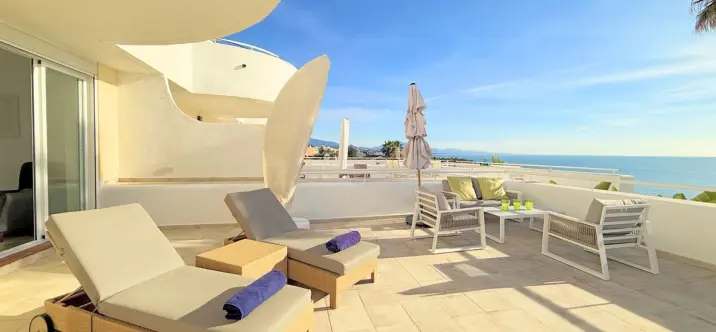 Продажа апартаментов на первом этаже в Estepona 3