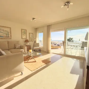 Продажа апартаментов на первом этаже в Estepona