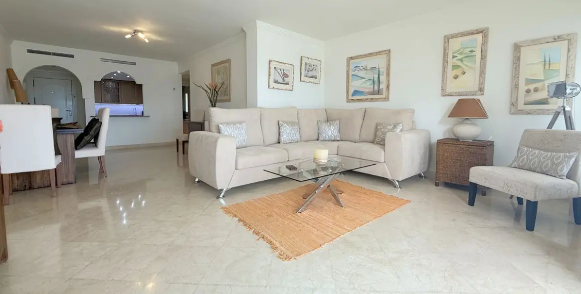 Продажа апартаментов на первом этаже в Estepona 6
