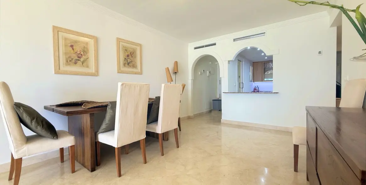 Продажа апартаментов на первом этаже в Estepona 8