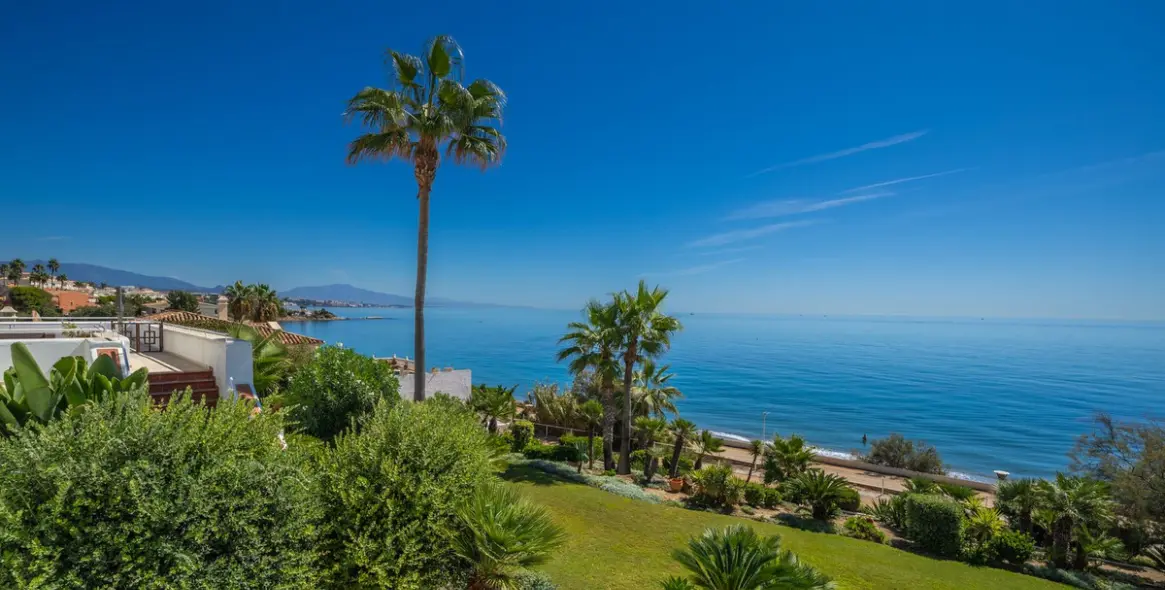 Продажа апартаментов на первом этаже в Estepona 41