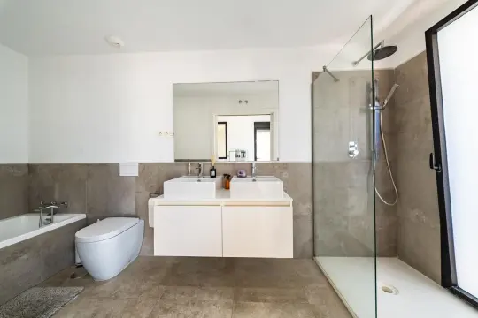 Image 30 thumb