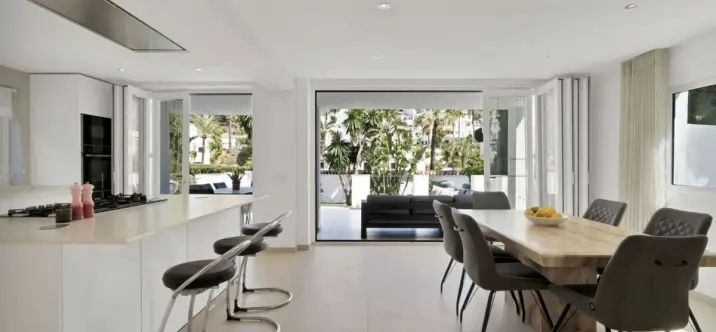 Long-term rent of detached villa in Nueva Andalucía 1