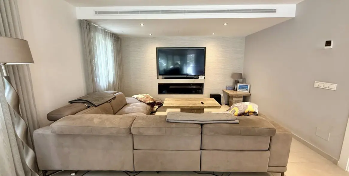Long-term rent of detached villa in Nueva Andalucía 5